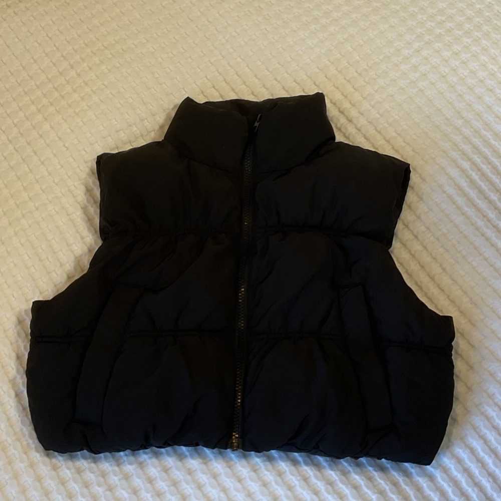 H&M Black Puffer Jacket / Vest